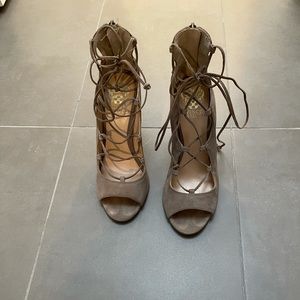 Taupe Vince Camuto lace up heals ✨
